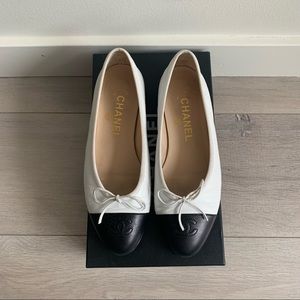 Chanel Lambskin Ballerina Flats with Interlocking CC Logo